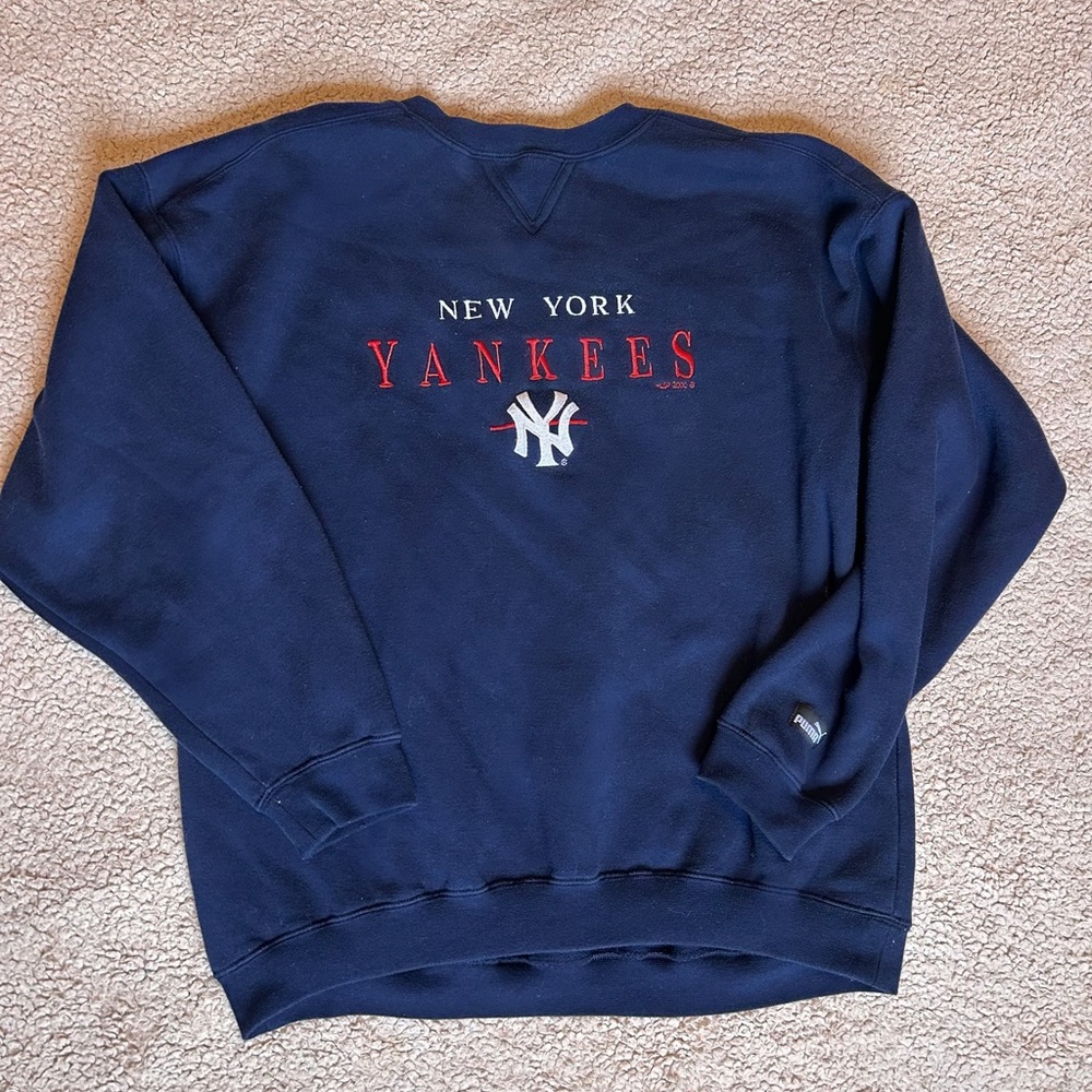 2000s Vintage Puma New York Yankees Crewneck